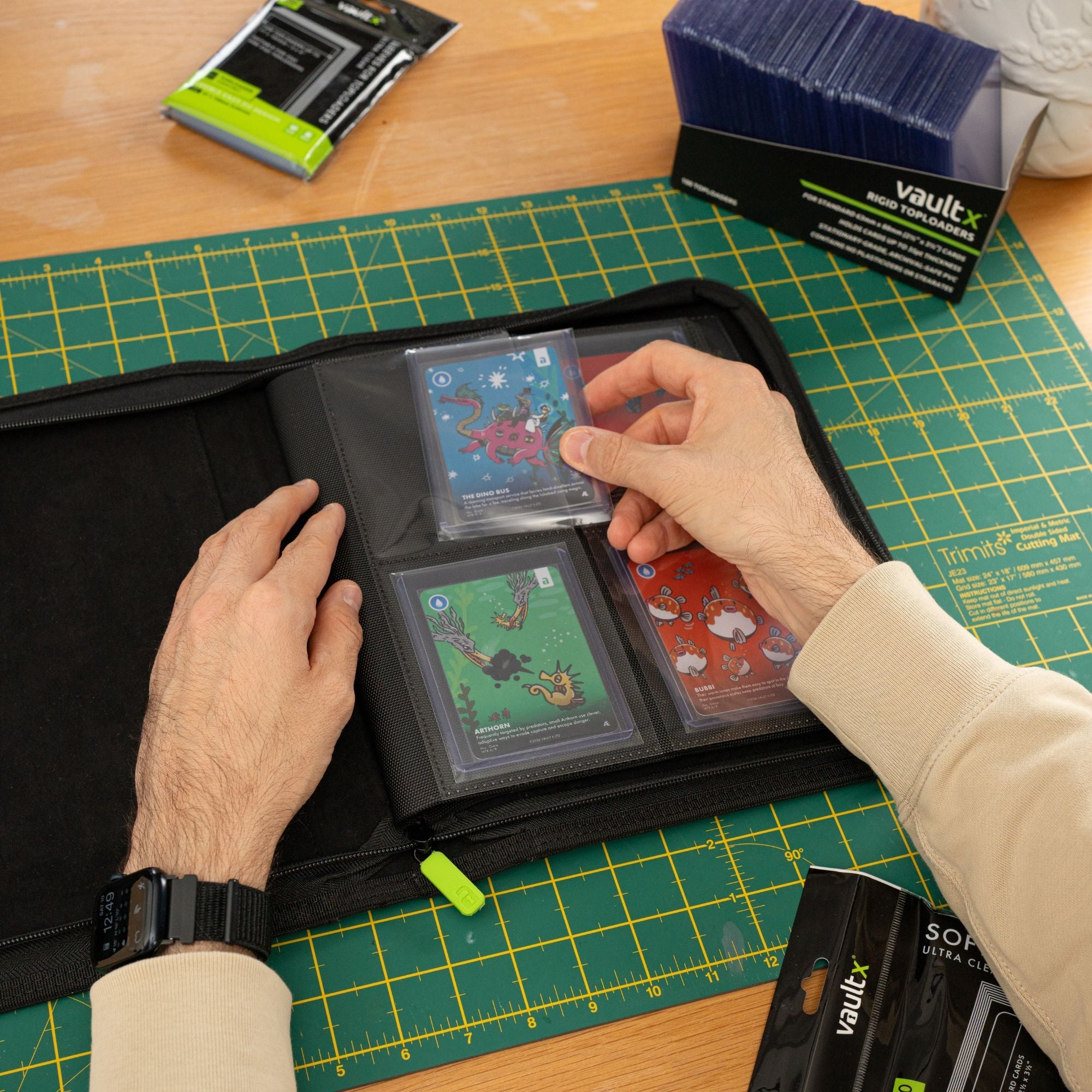 VaultX 4 Pocket Toploader Zip Binder - toploader sleeve setup