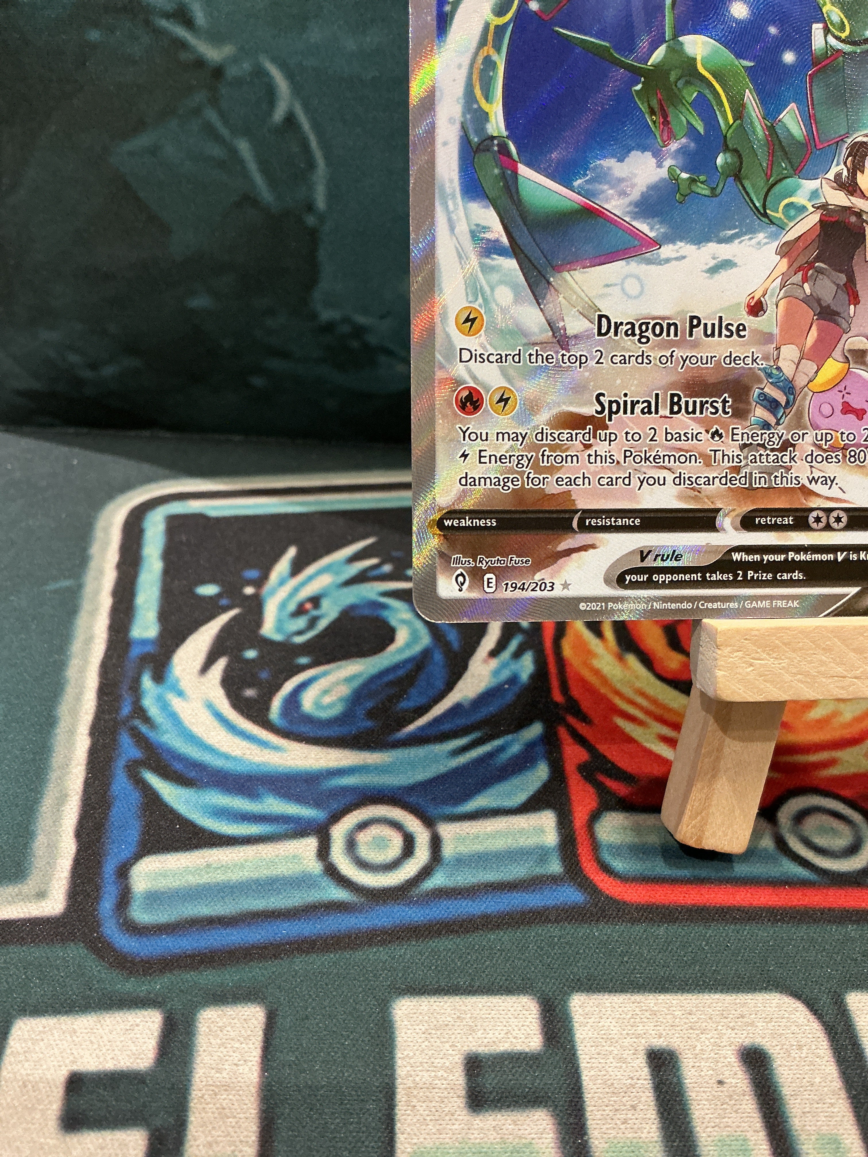 Rayquaza V Ultra Rare Full Art Evolving Skies 194/203 HP