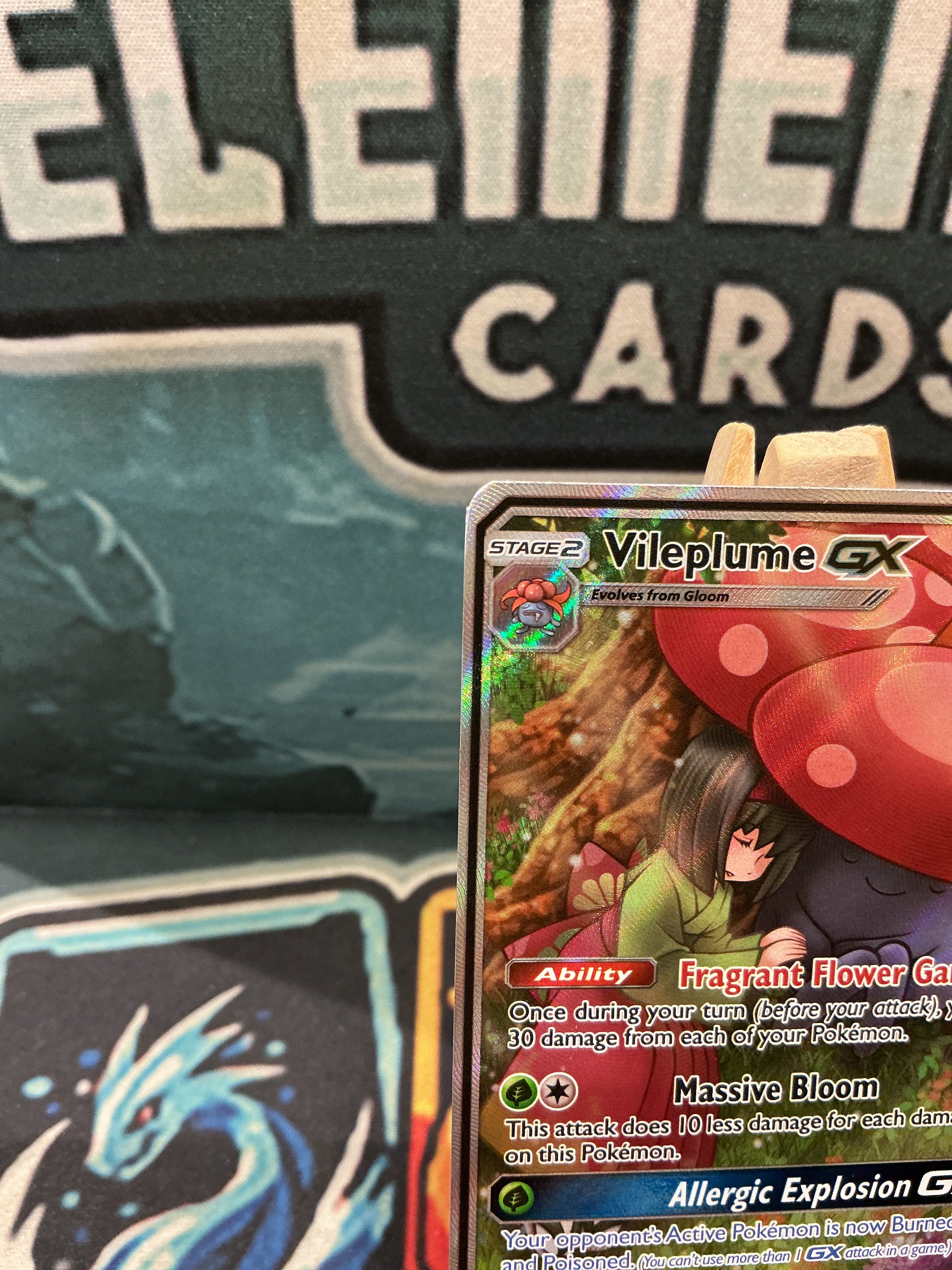 Vileplume GX Full Art Sun and Moon Cosmic Eclipse 211/236 MP