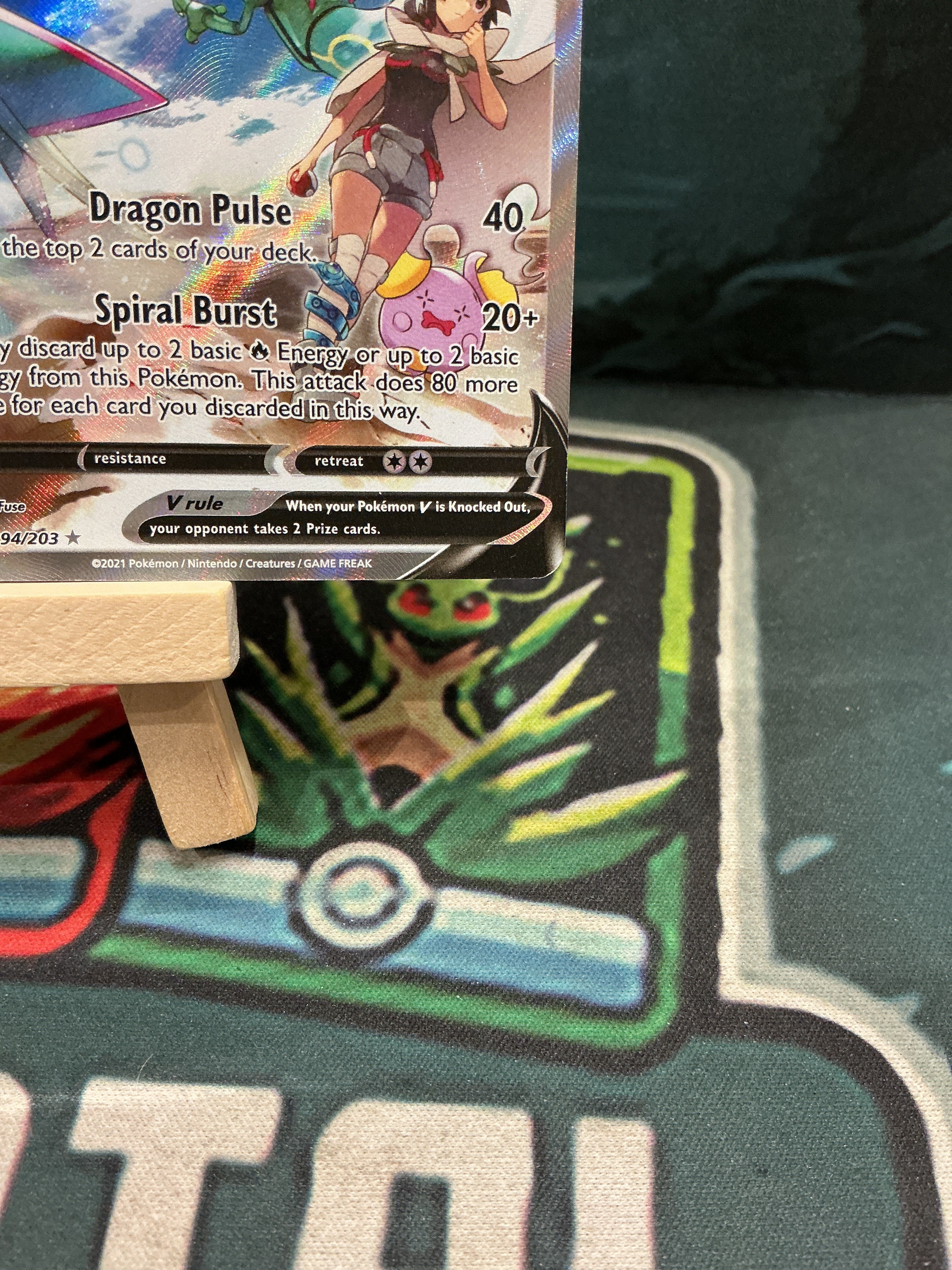 Rayquaza V Ultra Rare Full Art Evolving Skies 194/203 HP