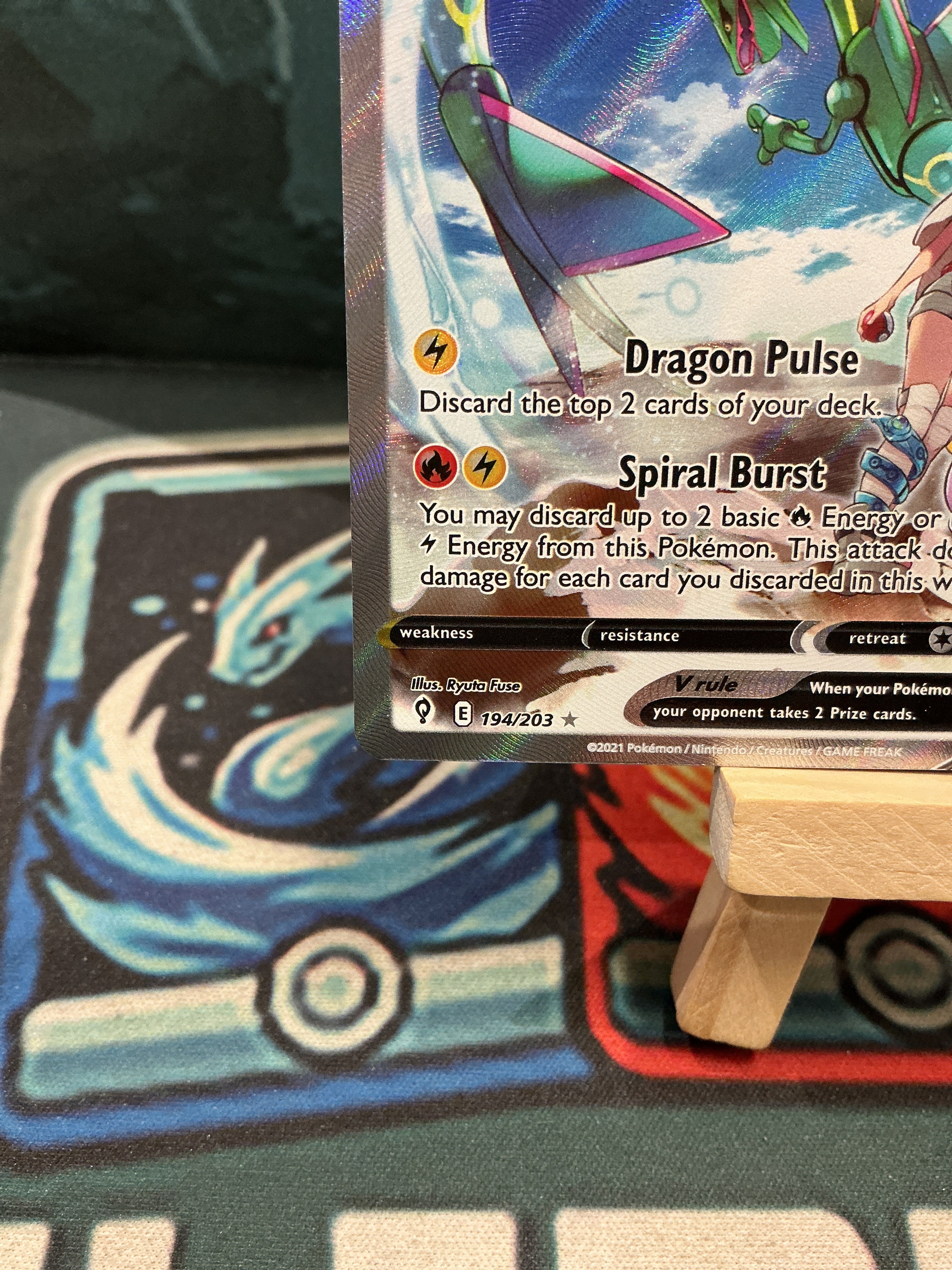 Rayquaza V Ultra Rare Full Art Evolving Skies 194/203 LP