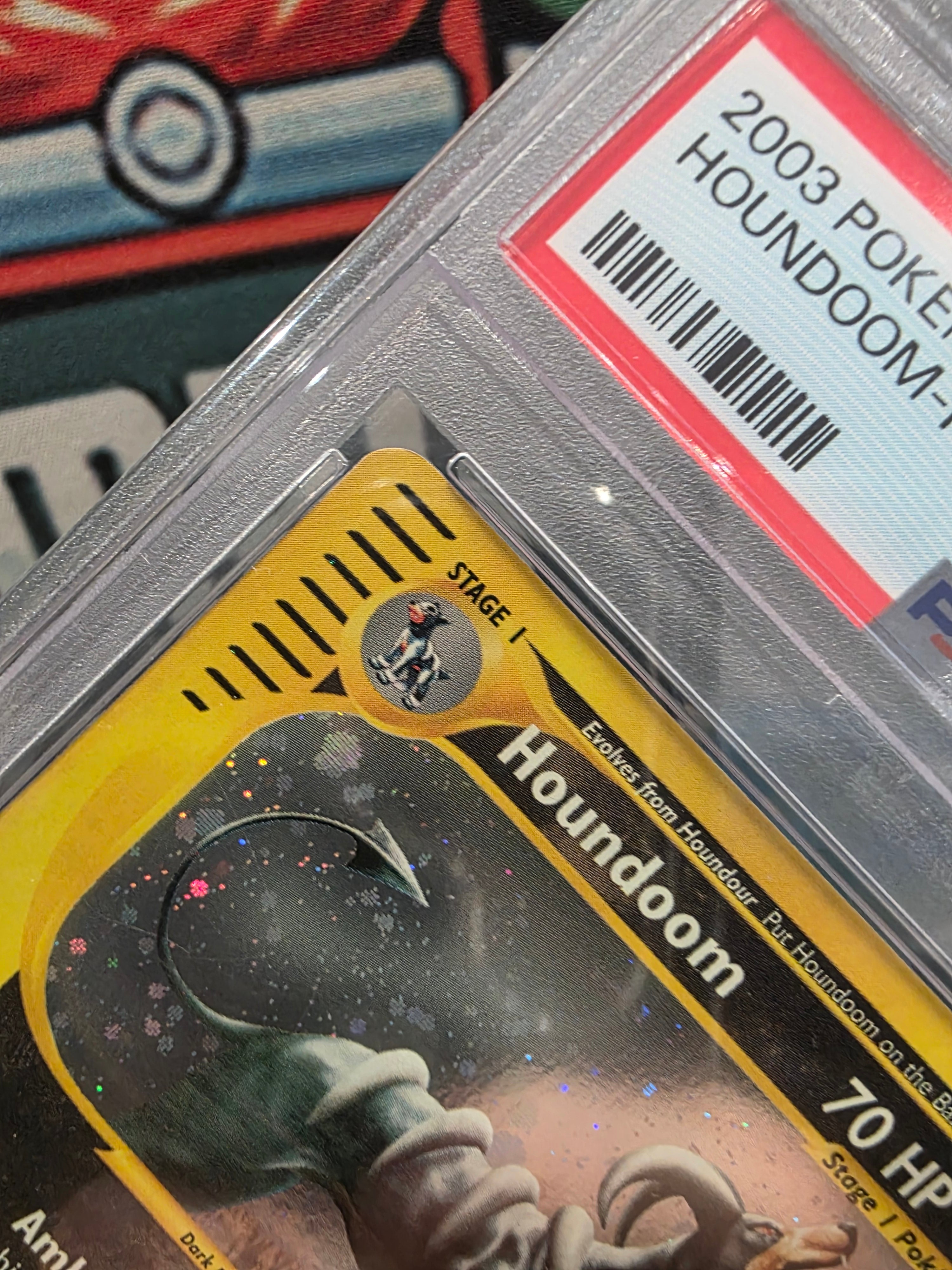 Houndoom H11 Skyridge Holo 2003 PSA 8 *Swirl*