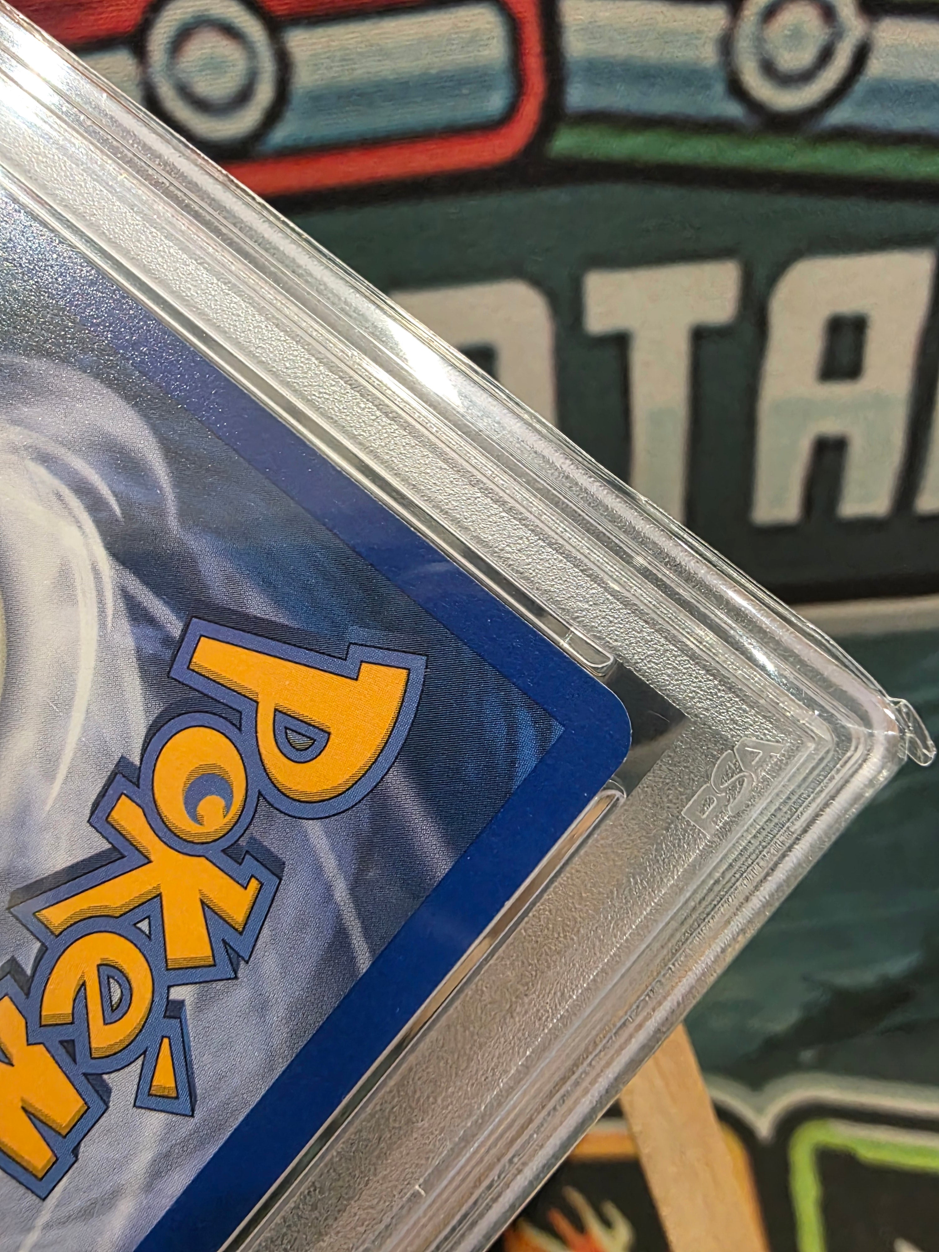 Houndoom H11 Skyridge Holo 2003 PSA 8 *Swirl*