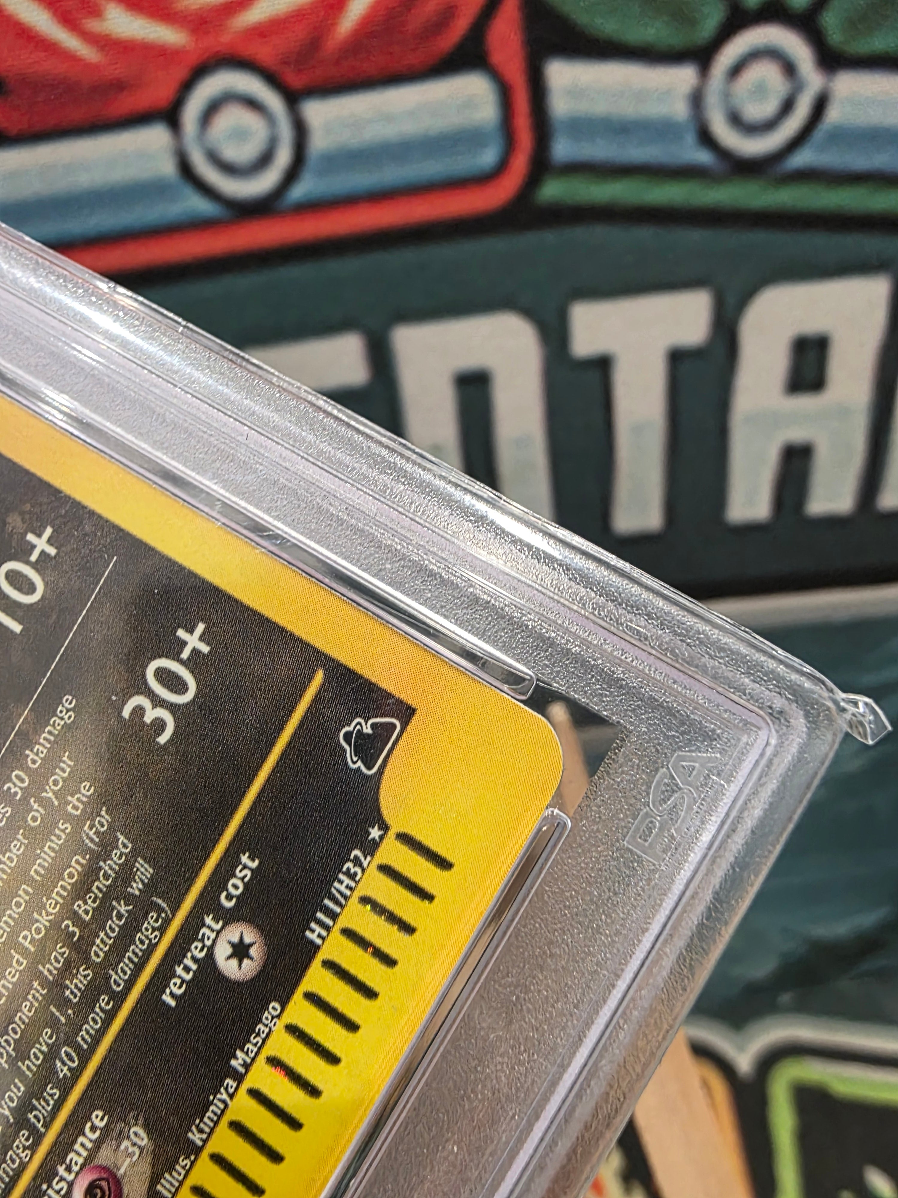 Houndoom H11 Skyridge Holo 2003 PSA 8 *Swirl*