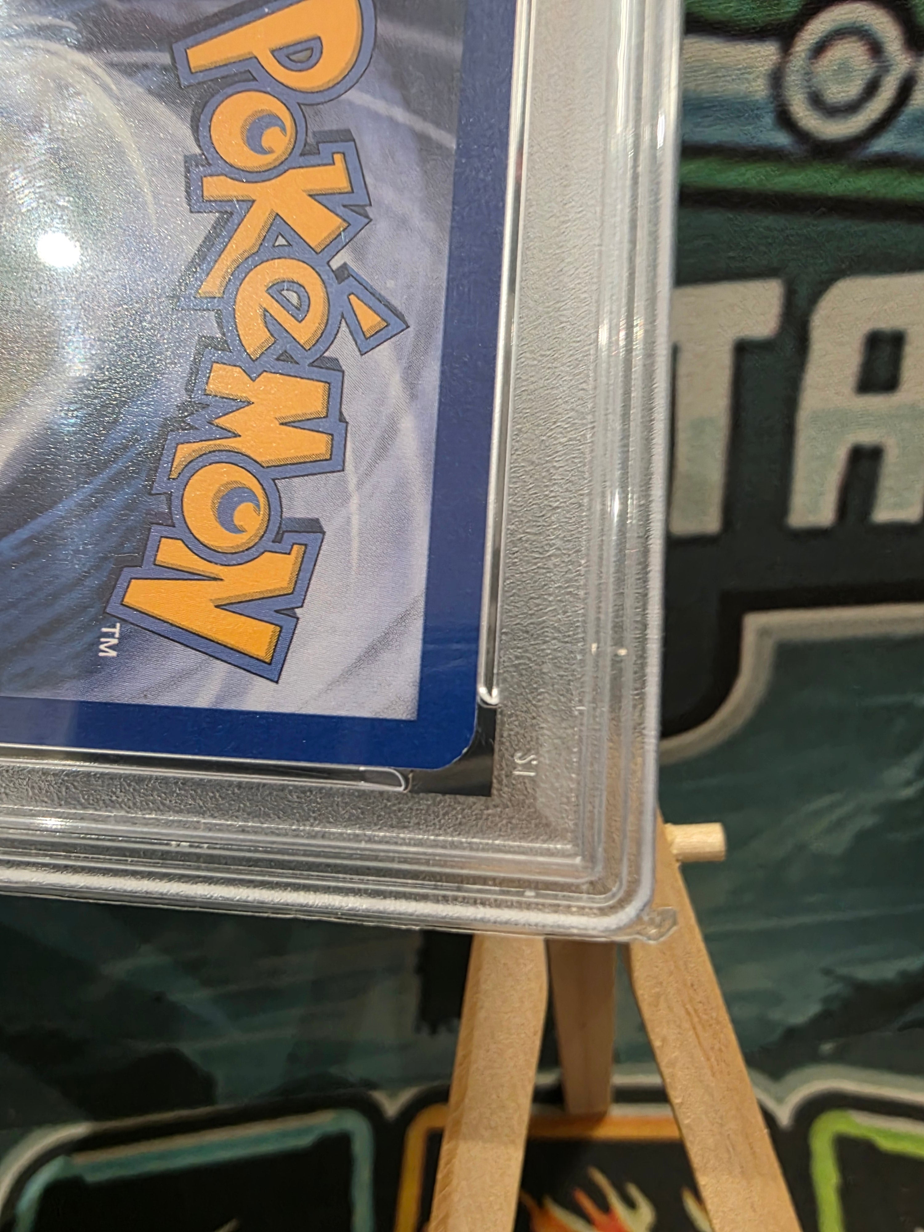 Houndoom H11 Skyridge Holo 2003 PSA 8 *Swirl*