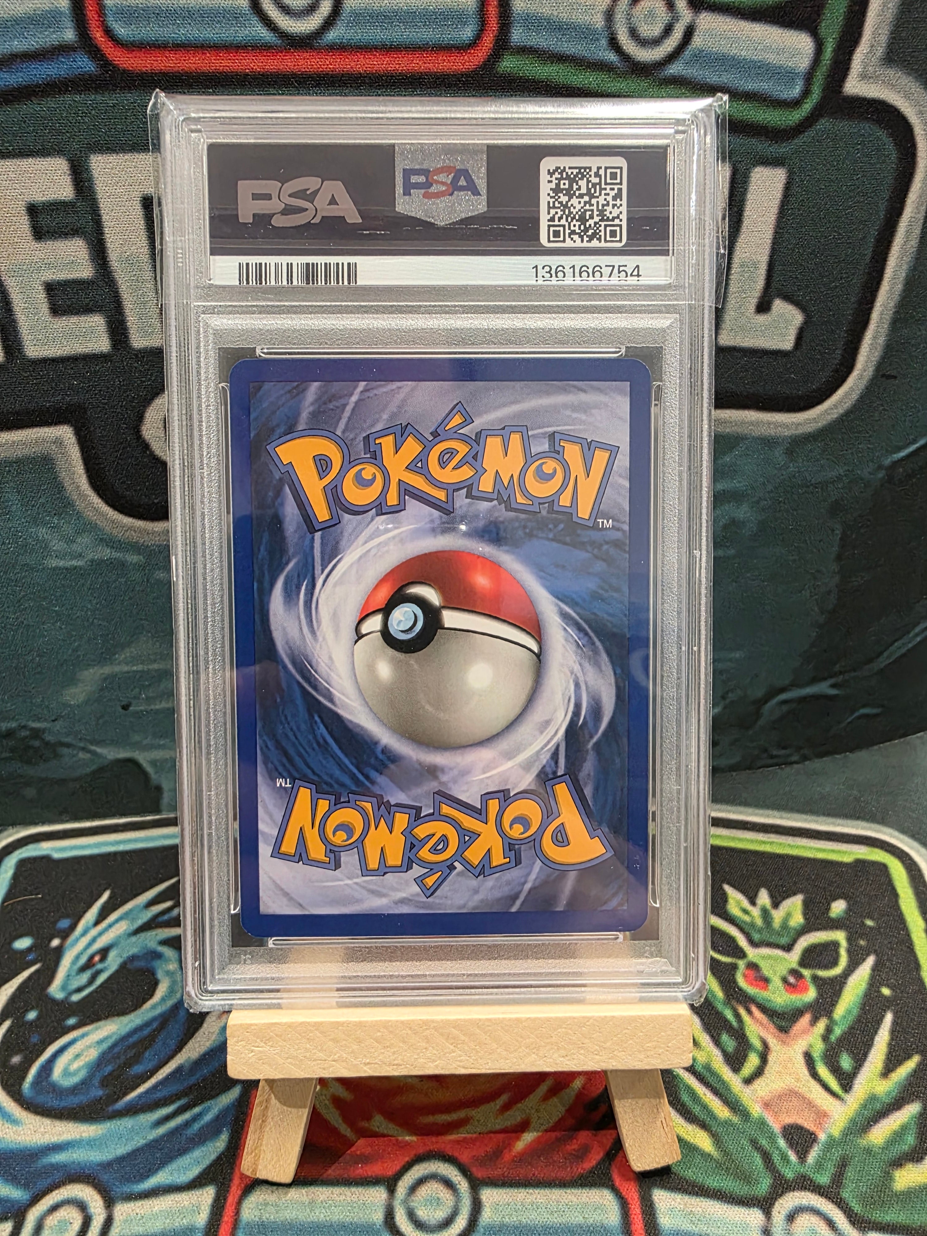 Houndoom H11 Skyridge Holo 2003 PSA 8 *Swirl*